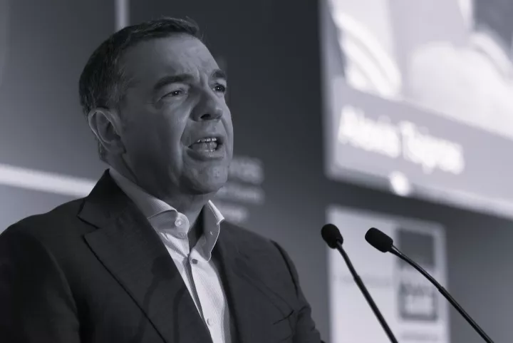 Α. Τσίπρας: Επιστήμονες βρήκε. Πολιτικούς θα βρει; Α. Τσίπρας: Επιστήμονες βρήκε. Πολιτικούς θα βρει;