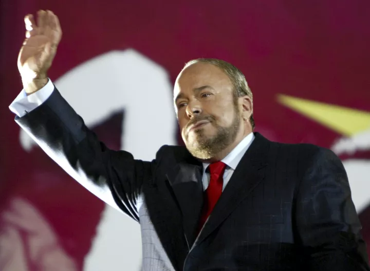 Πέθανε ο πρώην πρωθυπουργός της Αλβανίας Φατός Νάνο Πέθανε ο πρώην πρωθυπουργός της Αλβανίας Φατός Νάνο