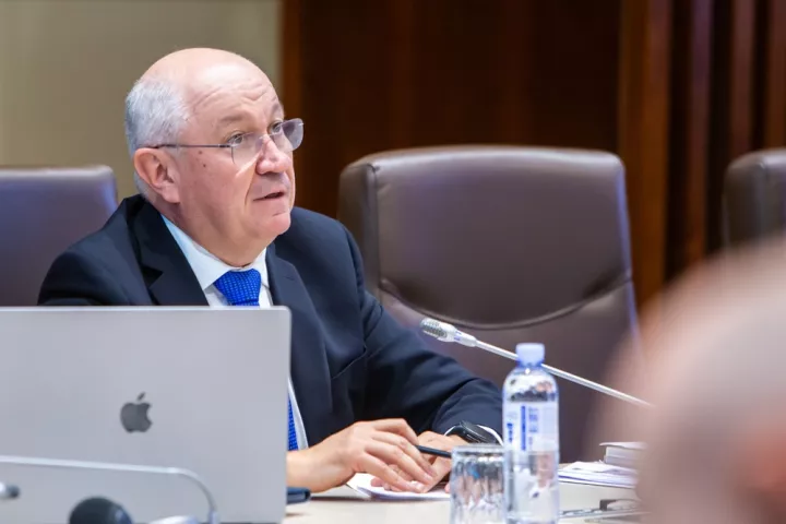 Ο φιλοευρωπαίος οικονομολόγος Αλεξάντρου Μουντεάνου διορίστηκε πρωθυπουργός της Μολδαβίας Ο φιλοευρωπαίος οικονομολόγος Αλεξάντρου Μουντεάνου διορίστηκε πρωθυπουργός της Μολδαβίας