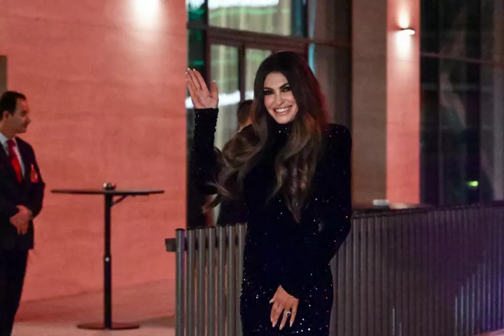 Η πρώτη εμφάνιση της Κίμπερλι Γκίλφοϊλ στην Αθήνα - Παρέθεσε δεξίωση προς τιμήν των Αμερικανών πεζοναυτών (pics)