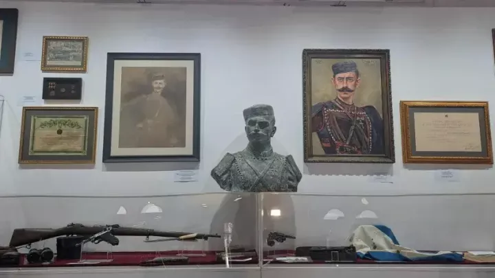 Θεσσαλονίκη: Το περίστροφο του Παύλου Μελά, η ματωμένη σημαία του Παπαδράκου και άλλα σπάνια κειμήλια «ζωντανεύουν την ιστορία» στο ΥΜΑΘ