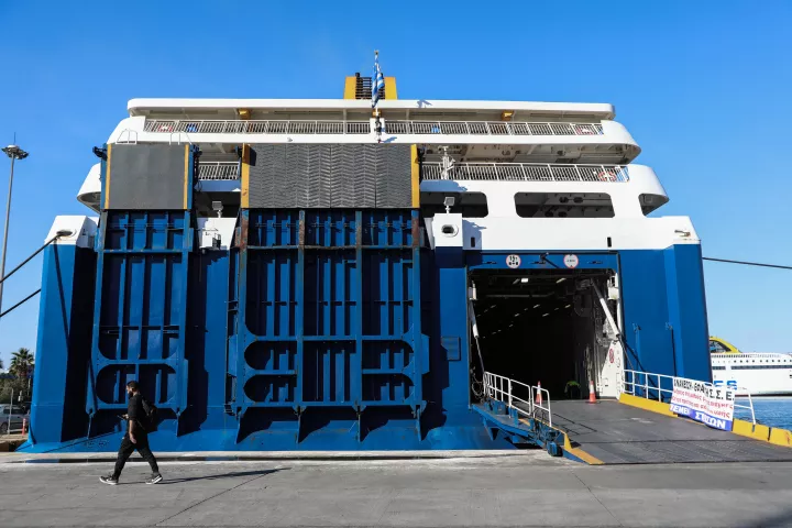 Μηχανική βλάβη στο «Super Star» πριν τον απόπλου του από την Καβάλα