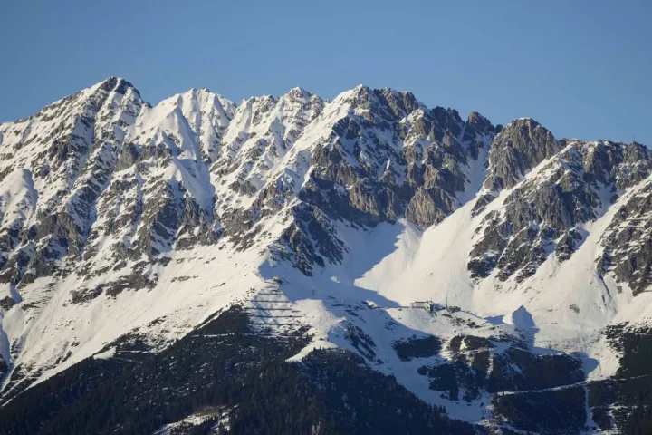 Τραγωδία στις Άλπεις: Πέντε Γερμανοί ορειβάτες νεκροί από χιονοστιβάδα (pics)