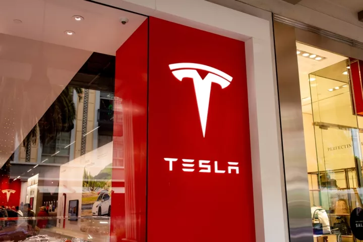 Tesla: Συμφωνία 2,1 δισ. δολαρίων με τη Samsung για προμήθεια μπαταριών ESS