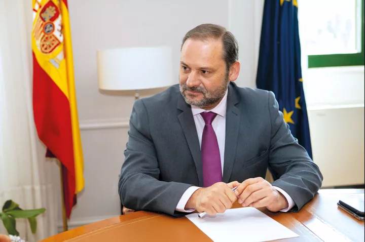 Ισπανία: Δικαστής ζήτησε παραπομπή σε δίκη πρώην υπουργού της κυβέρνησης κατηγορώντας τον για διαφθορά