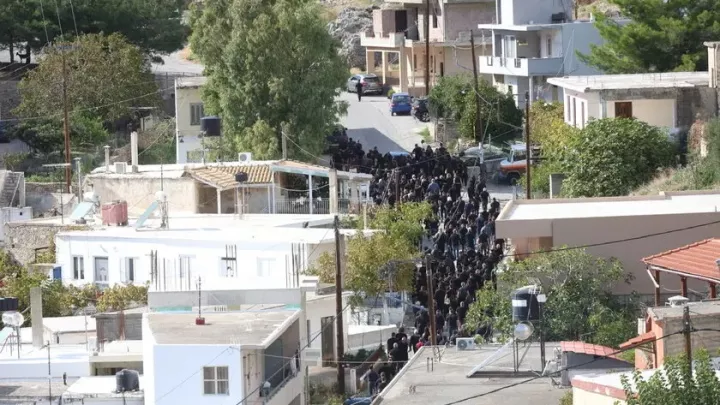 Βορίζια: Ξεκίνησε η κηδεία του του 39χρονου υπό δρακόντεια μέτρα ασφαλείας