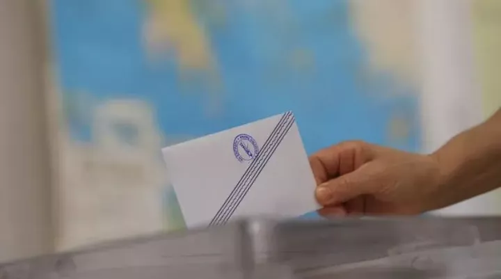 Προβάδισμα 11,6 μονάδων για τη ΝΔ, «έκρηξη» των αναποφάσιστων στο 21,5% - Κρίση θεσμών βλέπουν 8 στους 10 πολίτες