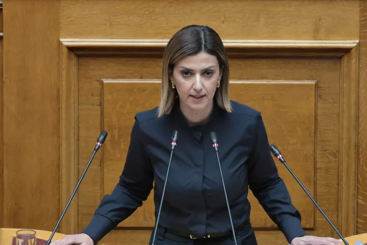 Ε. Αγαπηδάκη: «Όχι» στο κλείσιμο των ΕΛΤΑ σημαίνει αύξηση φόρων για να συνεχίζουν να λειτουργούν