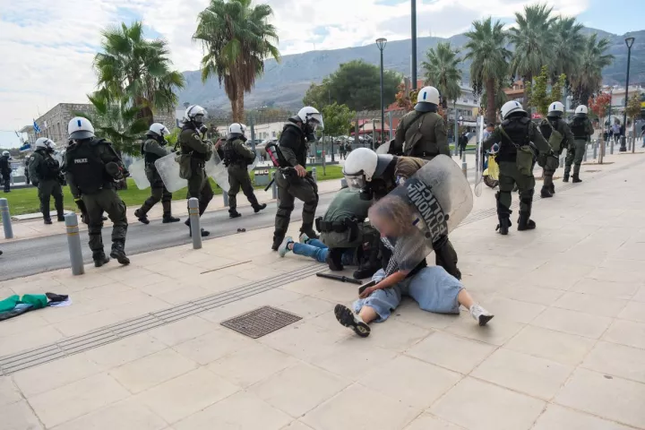 Σούδα: Επεισόδια στην άφιξη του ισραηλινού κρουαζιερόπλοιου «Crown Iris» - Δύο συλλήψεις (vids)