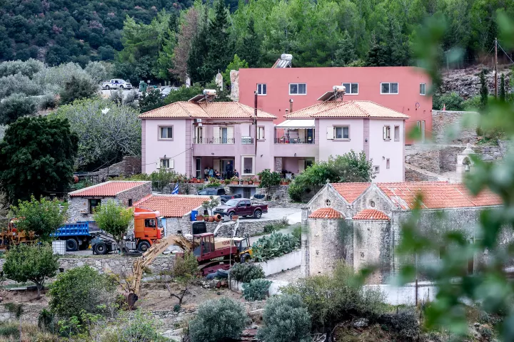 Παραδόθηκαν τα τρία καταζητούμενα αδέλφια για το μακελειό στα Βορίζια