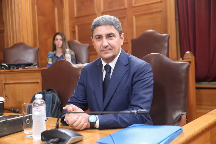 Λ. Αυγενάκης: «Όταν το φως πέφτει παντού, η αλήθεια δεν χρειάζεται υπερασπιστές, μόνο ανθρώπους που τολμούν να την πουν»