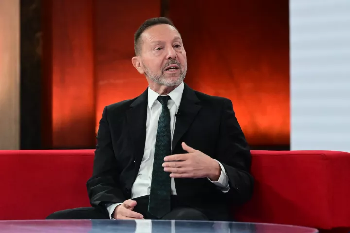 «Όχι» από τον Γ. Στουρνάρα σε μείωση των επιτοκίων τον Δεκέμβριο