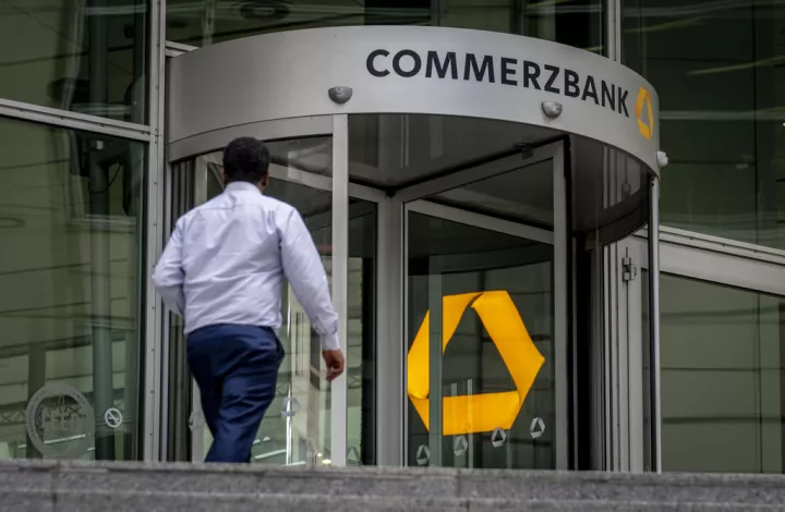 Commerzbank: Στα 591 εκατ. ευρώ τα κέρδη του τρίτου τριμήνου - Αυξάνει τον στόχο για τα καθαρά έσοδα από τόκους