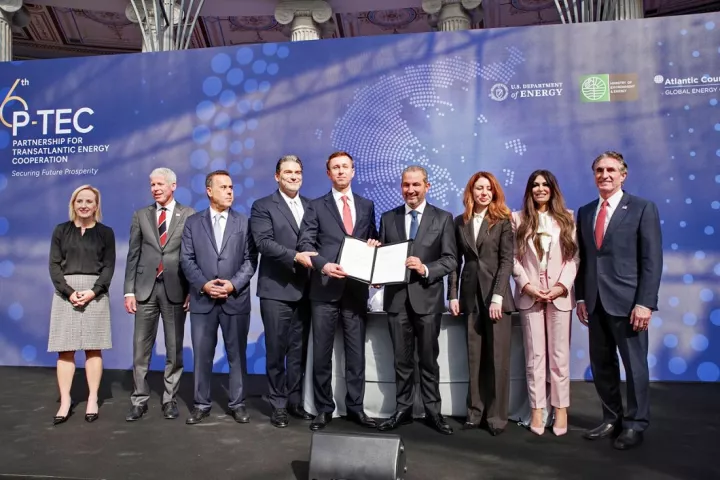 Υπεγράφη το ιστορικό deal της Atlantic See LNG Trade (AKTOR-ΔΕΠΑ) για το αμερικανικό LNG - Εξάρχου: Ιστορική ημέρα 