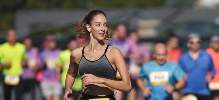 Γυναίκα: Προπόνηση & ισορροπία, το «κλειδί» για μαραθώνιο χωρίς τραυματισμούς