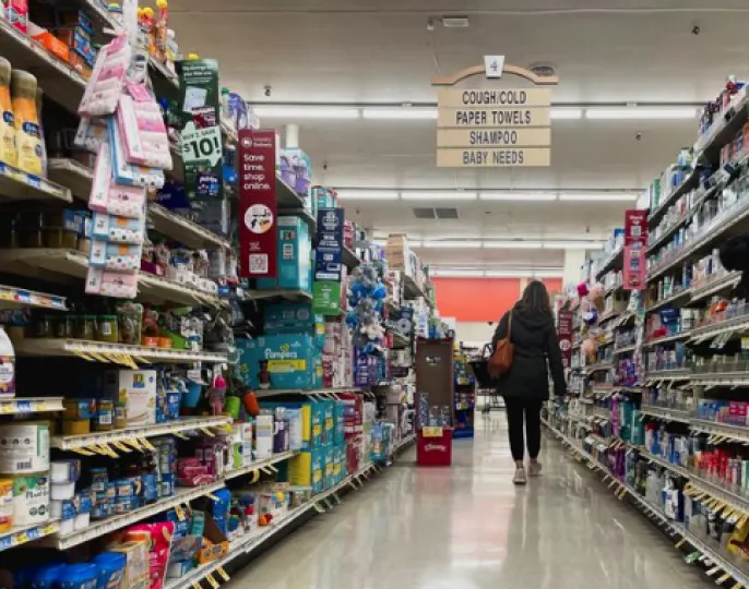 Η εμπιστοσύνη των καταναλωτών στις ΗΠΑ βρίσκεται στο χαμηλότερο επίπεδο των τελευταίων 3,5 ετών