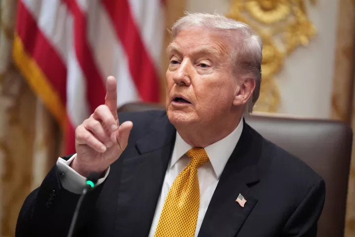 Ο Τραμπ προτείνει να δοθούν χρήματα για την υγειονομική περίθαλψη απευθείας στους πολίτες εν μέσω shutdown