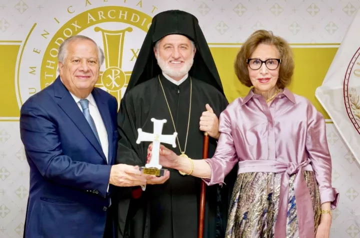 Βραβεία αριστείας σε εξέχοντες ομογενείς από τον Αρχιεπίσκοπο Αμερικής Ελπιδοφόρο	