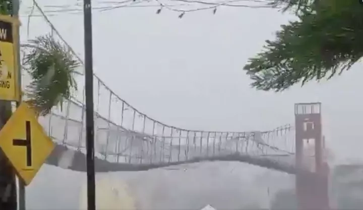 Ο υπερτυφώνας Φουνγκ-γουόνγκ σφυροκοπά τις Φιλιππίνες: Δύο νεκροί - Πάνω από ένα εκατ. εκκενώσεις (pics&vids)