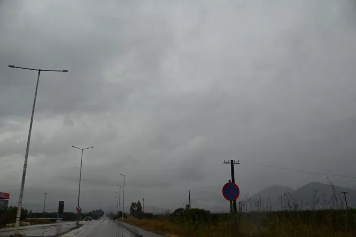 Κακοκαιρία: Προβλήματα σε Πρέβεζα, Φιλιππιάδα και Βόνιτσα - Πλημμύρισαν δρόμοι (vids)