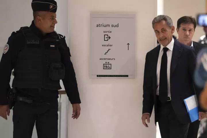 Σαρκοζί: Η εισαγγελία ζήτησε την αποφυλάκισή του υπό δικαστική επιτήρηση - Σήμερα η απόφαση