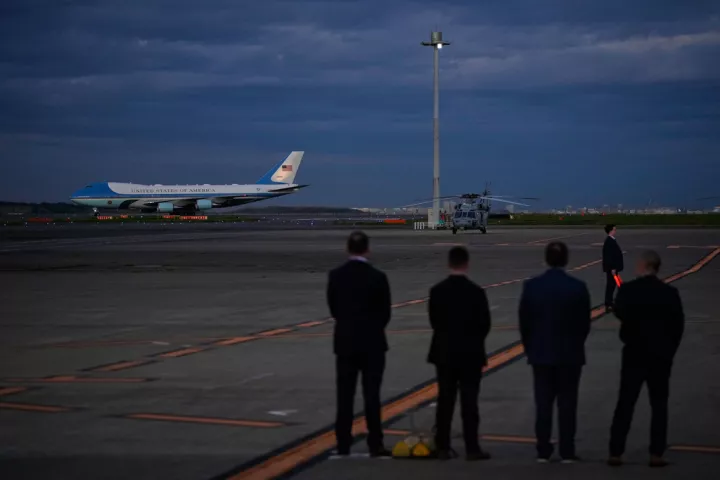 Τραμπ προς ελεγκτές εναέριας κυκλοφορίας: Επιστρέψτε άμεσα στη δουλειά - Χάος στις αερομεταφορές λόγω του shutdown