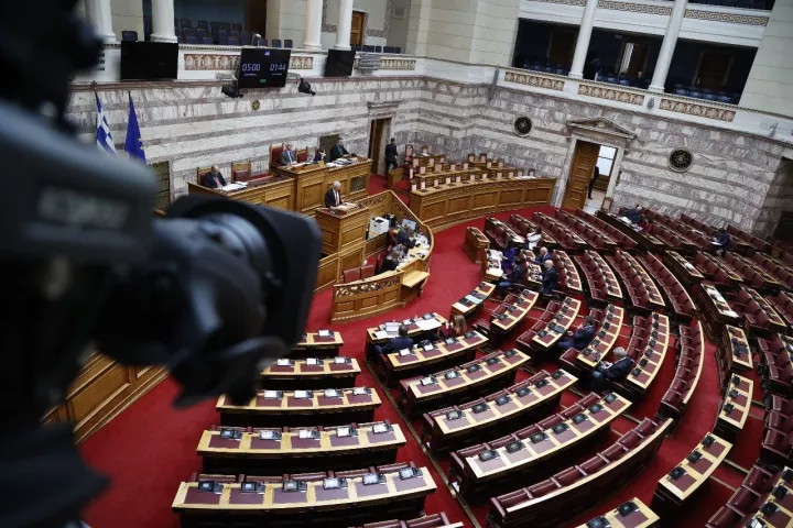 Έφοδος στο… πάτωμα από την αντιπολίτευση