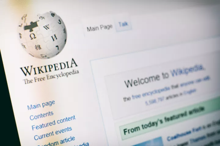 Η Wikipedia βάζει «φρένο» στα AI bots: Ζητά να χρησιμοποιούν το επί πληρωμή περιεχόμενό της