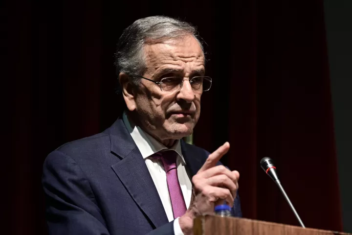 Ο Αντώνης πήρε τ' όπλο του