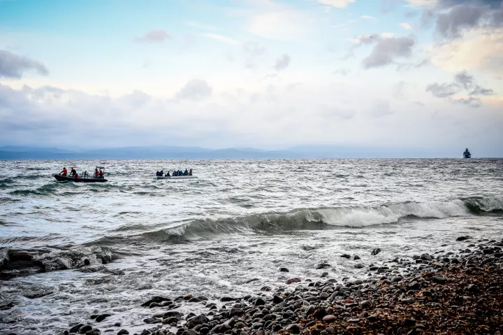 Τρεις νεκροί σε ναυάγιο με μετανάστες στη Γαύδο - Διασώθηκαν 56 άτομα, έρευνα για αγνοούμενους
