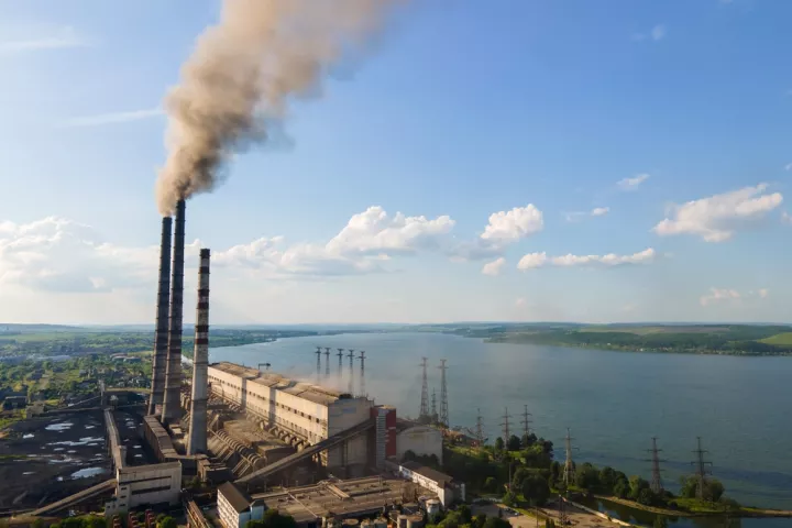 Οι εκπομπές CO2 εξαιτίας της καύσης ορυκτών καυσίμων προς νέο ρεκόρ το 2025