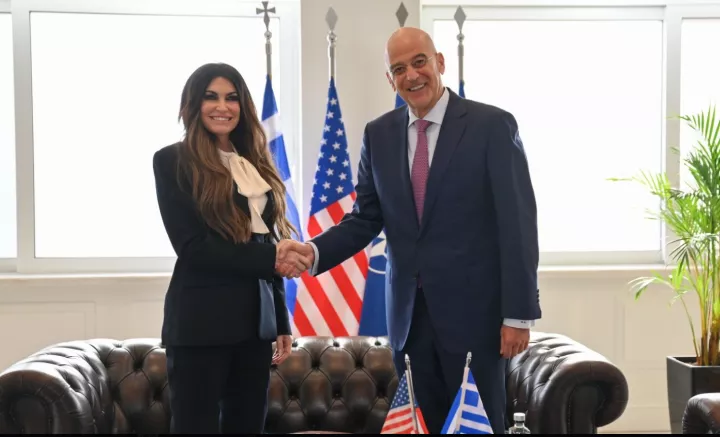 Συνάντηση Γκίλφοϊλ-Δένδια στο Πεντάγωνο: «Ανεβάζουμε τη συνεργασία ΗΠΑ-Ελλάδας σε νέα ύψη», έγραψε η πρέσβης