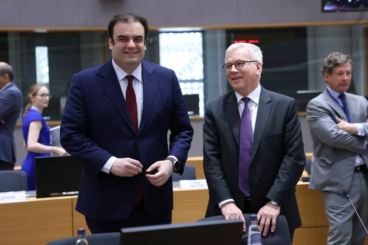 Παρέμβαση Πιερρακάκη στο ECOFIN: Η Ελλάδα ζητά εξαιρέσεις από τον φόρο στα καύσιμα 