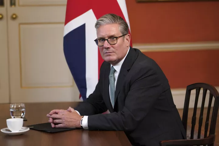 Ε. Κυρτσόγλου: Πού οφείλεται η κρίση στην Downing Street