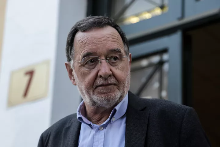 Π. Λαφαζάνης: Δεν συνάντησα ποτέ τον Μεντβέντεφ, αυτά είναι χονδροειδή ψέματα - Αλλά πρώτη φορά λέει ψέματα ο Τσίπρας;