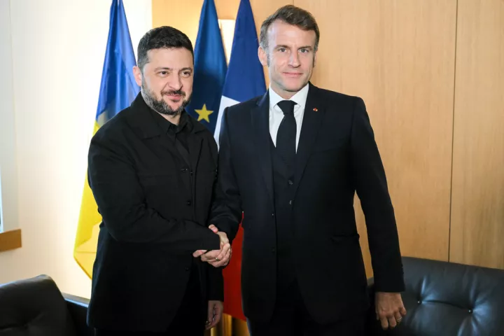 Ο Μακρόν θα υποδεχτεί τον Ζελένσκι στο Παρίσι στις 17 Νοεμβρίου