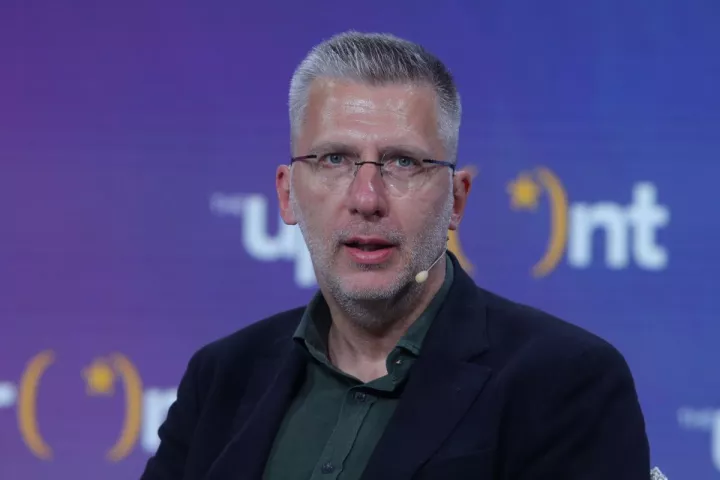 «Καρφιά» Σκέρτσου για Τσίπρα - Βαξεβάνη: Αυτοί που καθύβριζαν τον Κ. Μητσοτάκη σχεδόν ως «ολετήρα» της χώρας, πλέον ανταλλάσσουν εξώδικα