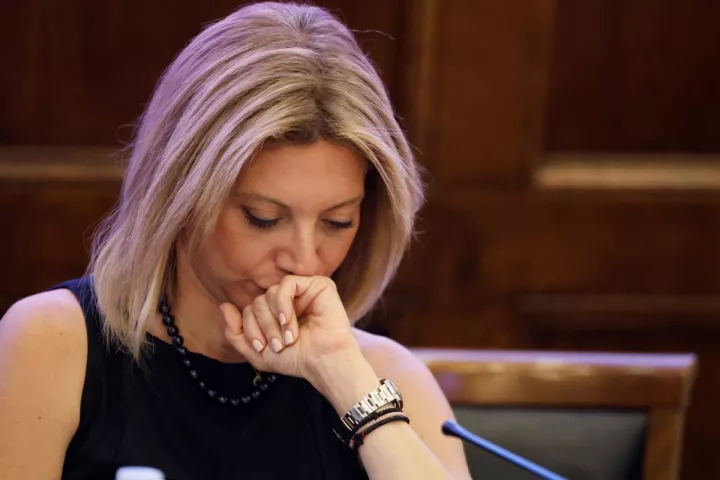 Η λαϊκή συγκίνηση για τα Τέμπη, στα χέρια πολιτικών αργυραμοιβών 