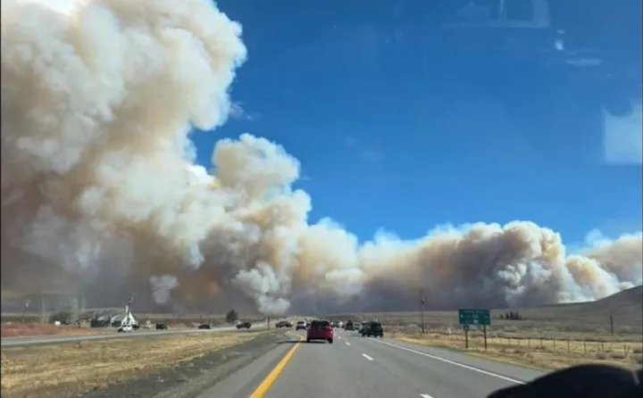Πυρκαγιά και σφοδρές καταιγίδες απειλούν την Καλιφόρνια - Έχουν καεί 3.400 στρέμματα