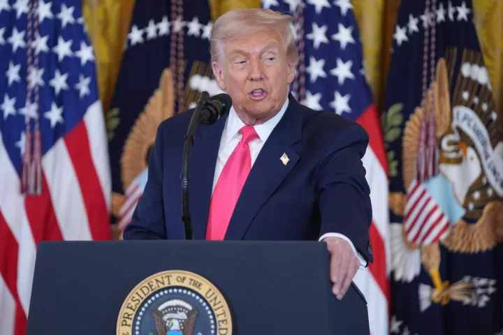 O Τραμπ εξαίρεσε από τους δασμούς τα εισαγόμενα αγροτικά προϊόντα για να συγκρατήσει τις τιμές