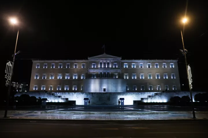 Ποινές φυλάκισης 9 μηνών με αναστολή στα 23 μέλη του Ρουβίκωνα - Η πρώτη δικαστική απόφαση με τον νέο νόμο για τον Άγνωστο Στρατιώτη