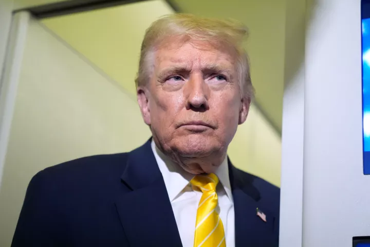 Κόντρα Τραμπ - BBC: Τηλεφωνική επικοινωνία με Στάρμερ - Τι λένε νομικοί κύκλοι για την υπόθεση