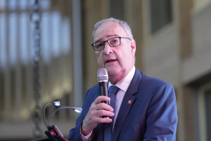 Παρμελίν: Η Ελβετία δεν έκανε «συμφωνία με τον διάβολο» για τους δασμούς των ΗΠΑ