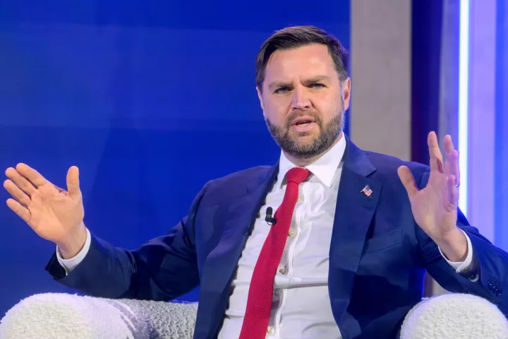 Τροχαίο στην αυτοκινητοπομπή του Τζέι Ντι Βανς - Αστυνομικός σε κρίσιμη κατάσταση