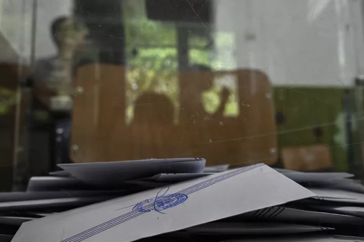 Τα στοιχεία των δημοσκοπήσεων που αλλάζουν τις πολιτικές ισορροπίες