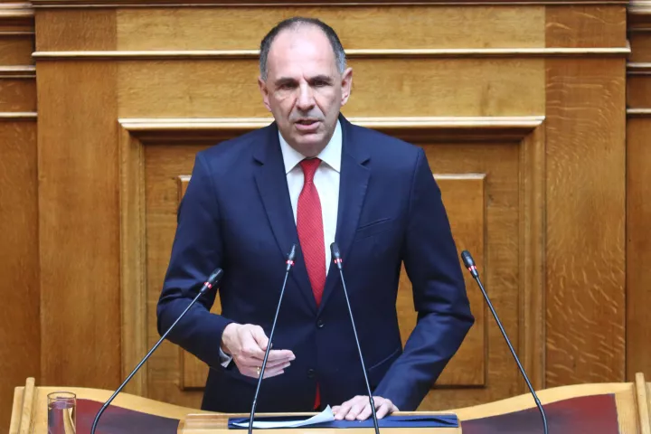 Γ. Γεραπετρίτης στη Βουλή: Δεν θα στείλουμε στρατεύματα στην Ουκρανία