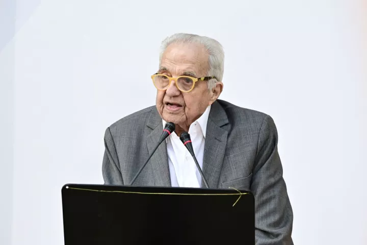 Πέθανε ο Αλέκος Φλαμπουράρης - Συλλυπητήρια από τους βουλευτές