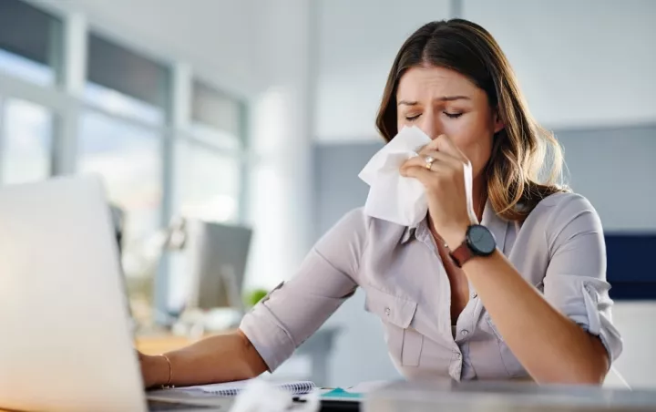Το στέλεχος Κ αλλάζει τα δεδομένα: Τι γνωρίζουμε για τη μεταδοτικότητα, τη σοβαρότητα και την προστασία του εμβολίου