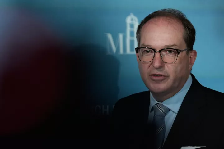 Γερμανία: Ο Ντόμπριντ τάσσεται υπέρ της στέρησης της υπηκοότητας υποστηρικτών της Χαμάς	