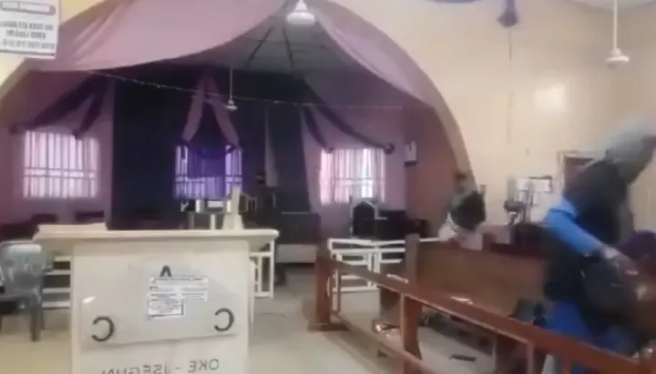 Νιγηρία: Ένοπλοι εισέβαλαν σε εκκλησία και σκότωσαν δύο ανθρώπους κατά τη διάρκεια απευθείας μετάδοσης της λειτουργίας	